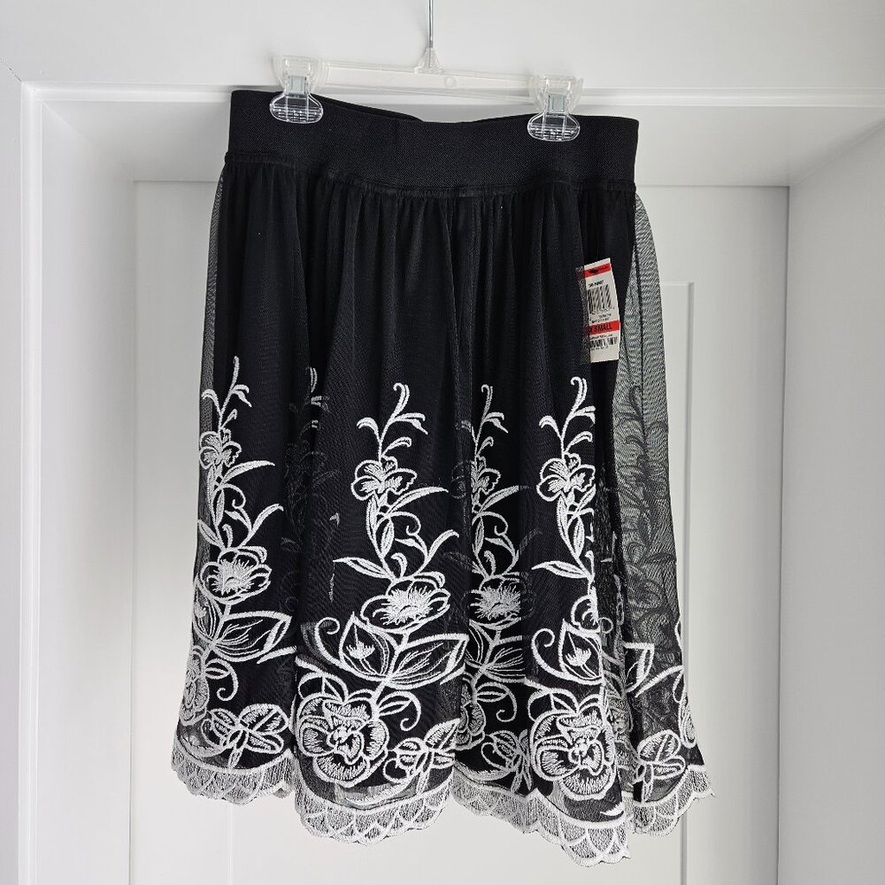 ALFANI Black & White Floral Skirt - XS